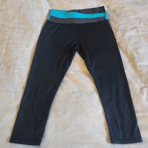 Lululemon High Waist Women's Crop Pants/Capri - US Size 4 - Great Condition!